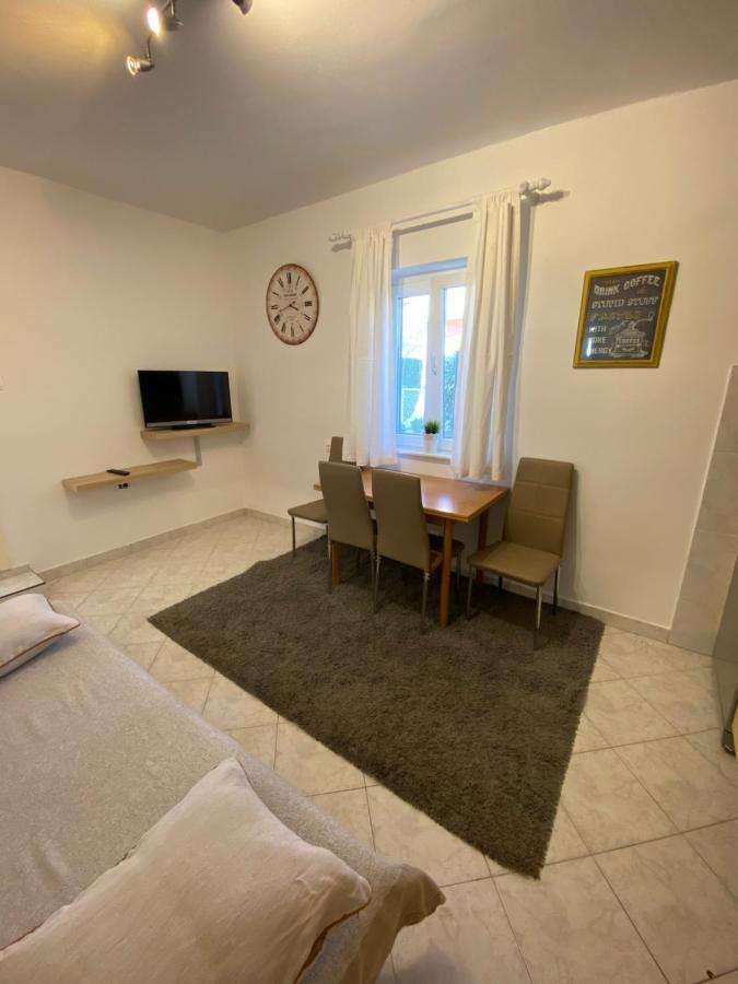 Apartmani Lu Biograd Na Moru Extérieur photo