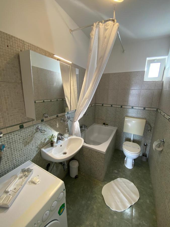 Apartmani Lu Biograd Na Moru Extérieur photo